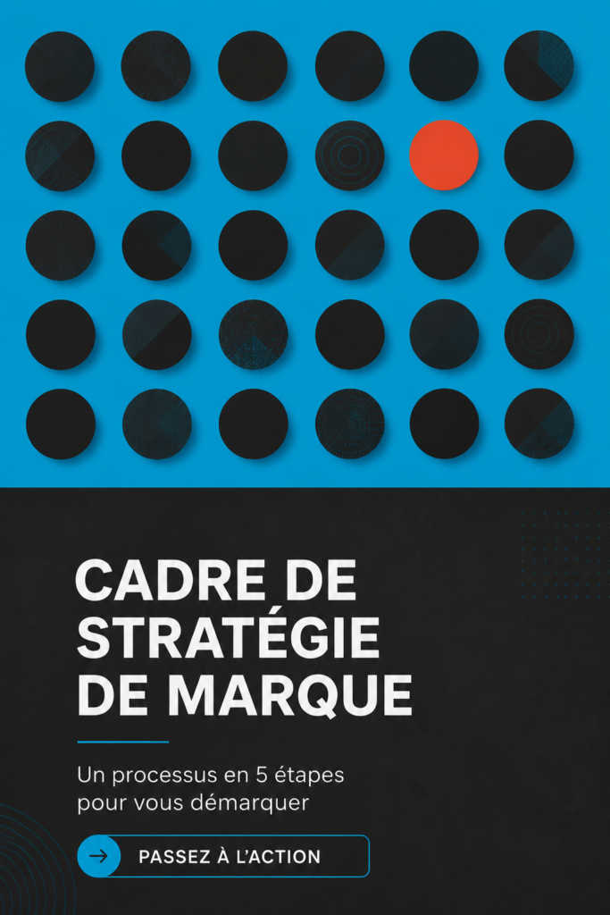 Image illustrant une femme travaillant sur sa stratégie de marque, entourée de notes et d'outils créatifs.
