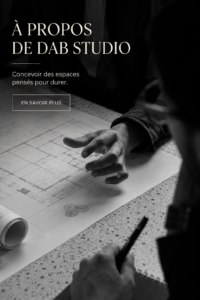 Image d'une radio numérique DAB+ affichant plusieurs stations disponibles.