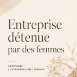 Femme entrepreneure présentant un projet avec confiance dans un environnement de travail