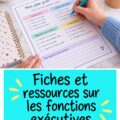 Femme utilisant un carnet pour organiser ses tâches et idées.